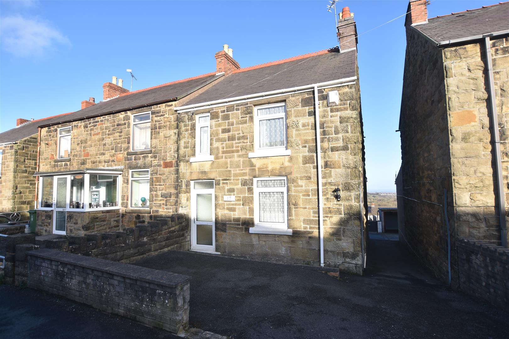 For Sale 3 Bed House semidetached